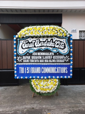 Papan Bunga Duka di Plumbon